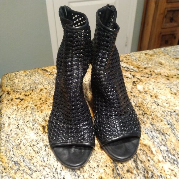 Calvin Klein Weave Peep Toe Ankle Heeled Boot Black Zip Up Women's 8.5 - Picture 5 of 11